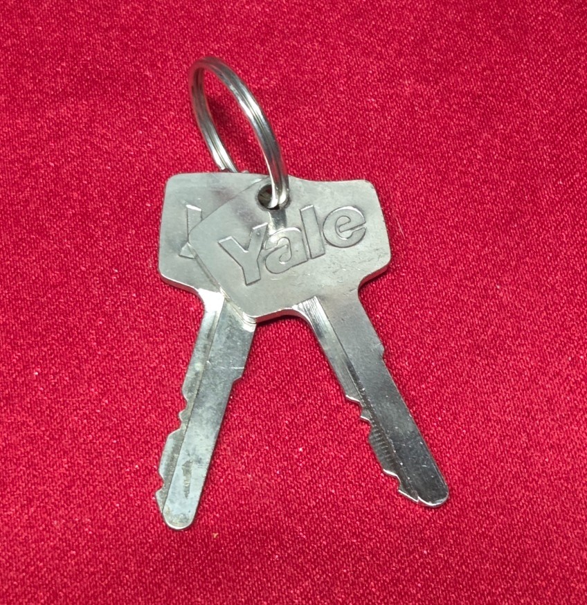 Yale 002 Forklift Ignition Keys, Set of 2 – NEW