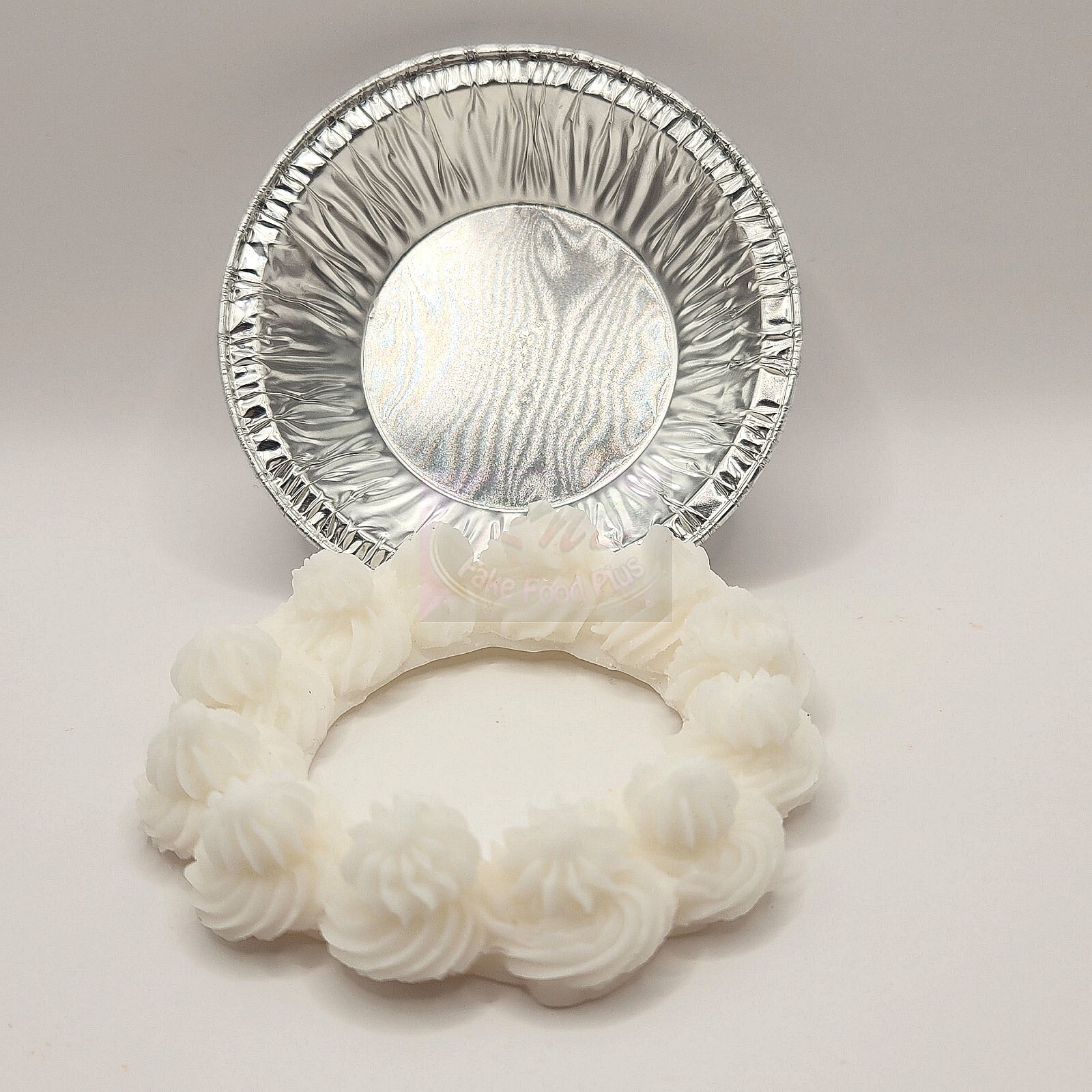 3″ Wax Pie Crust, Whipped Cream Edge w/tin Set 3 crusts