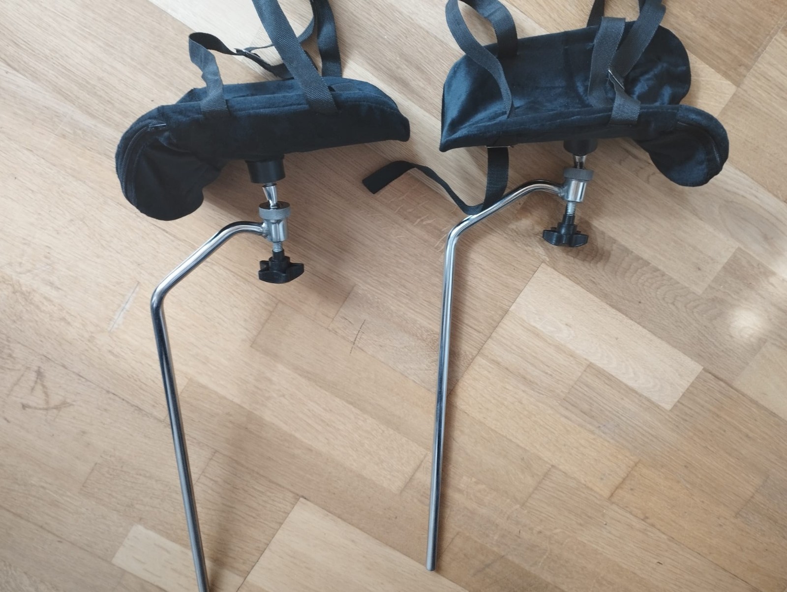 Leg holder examination chair gyn set strap and cover secure hold or effort