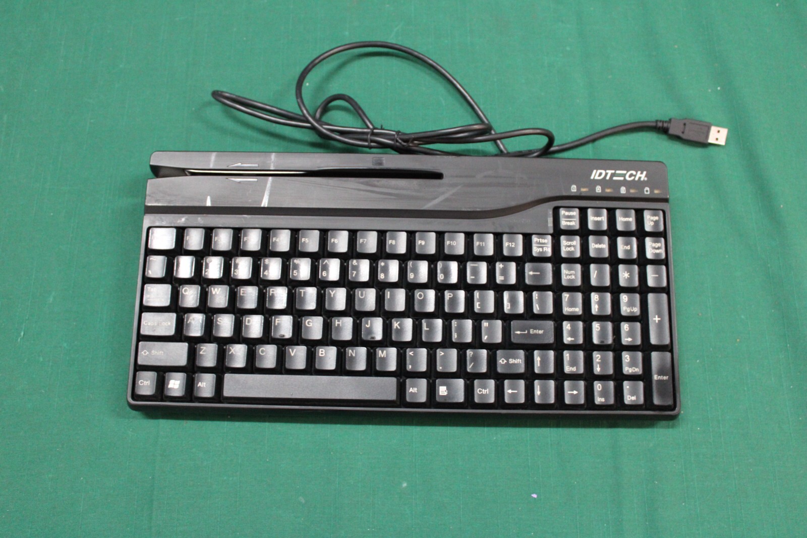 ID Tech Versakey 230 POS Keyboard with MagStripe 3-Line Card Reader