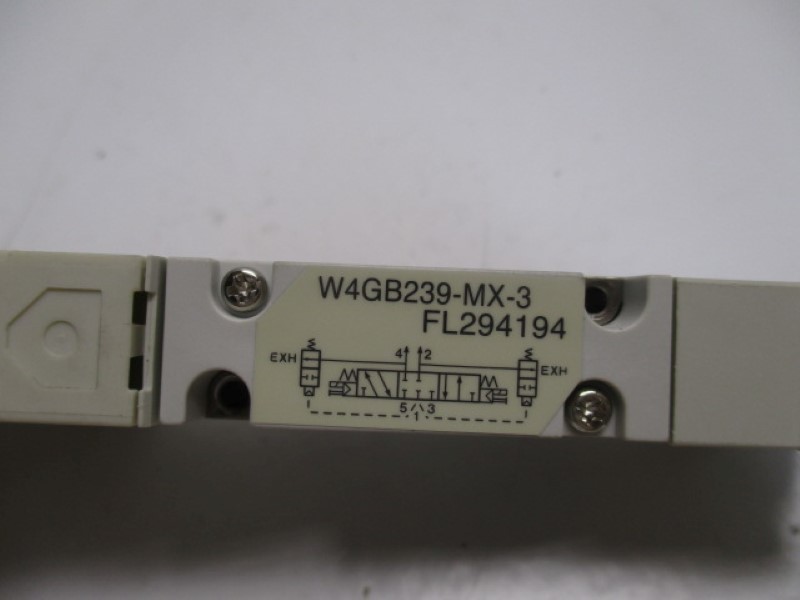 CKD W4GB239-MX-FL294194-3 SOLENOID VALVE 24VDC NSMP