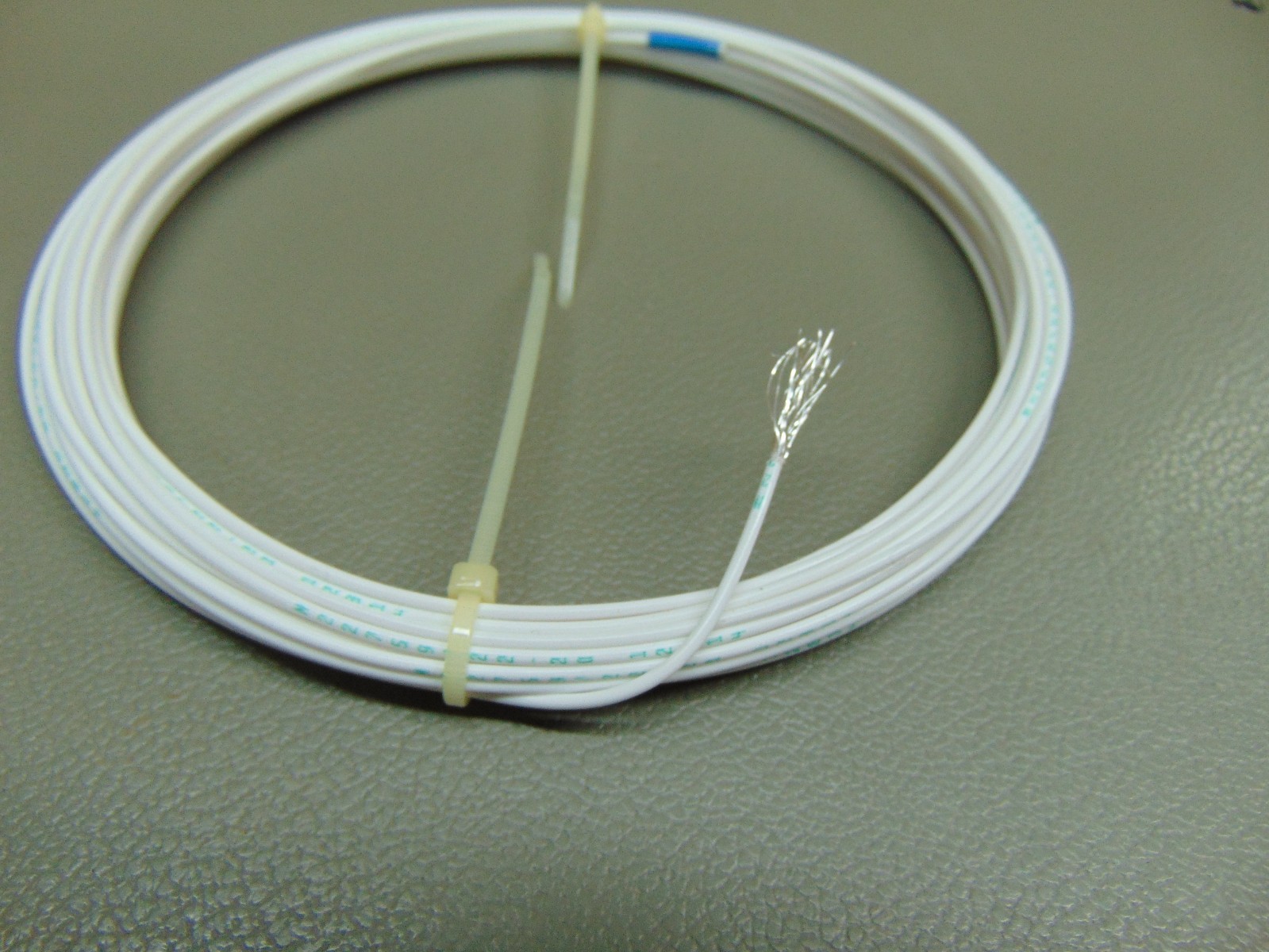 25 ft 20 AWG Silver Plated PTFE Teflon(R) Wire White 19 strands made in USA SPC