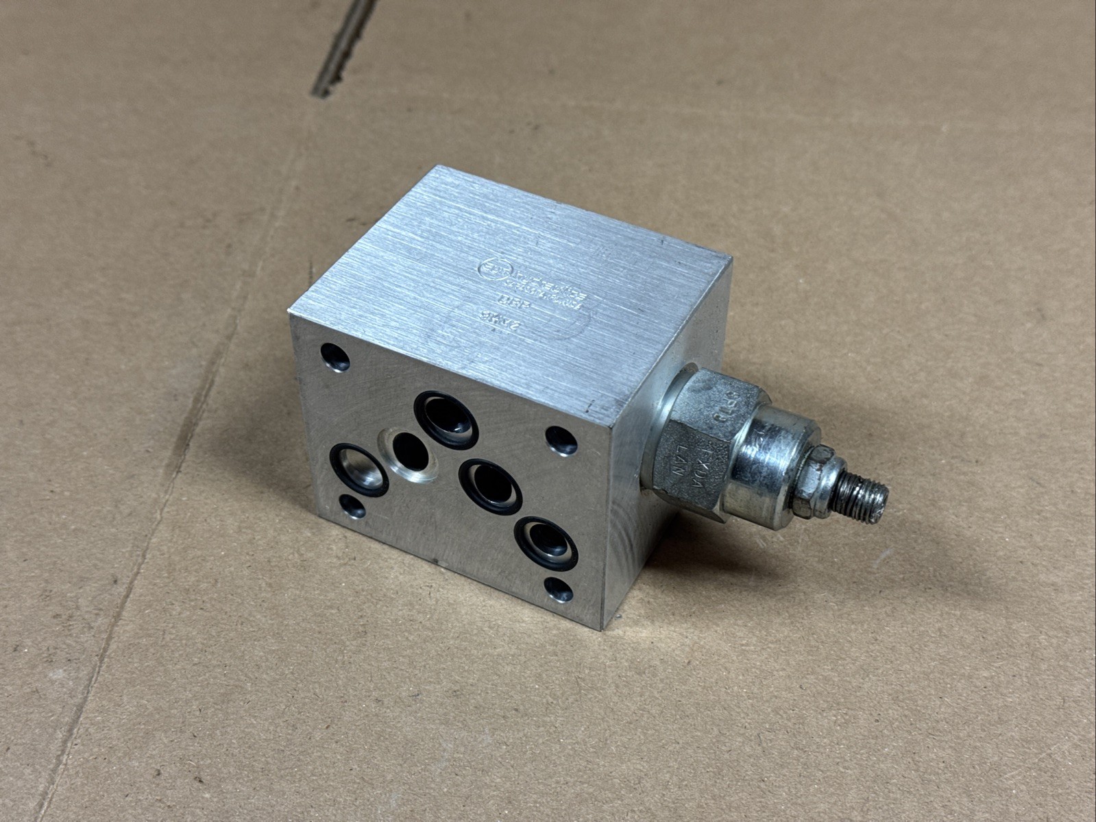 SUN HYDRAULICS DBP Hydraulic Manifold w/ FXDA LAN 3.0 GPM Cartridge Valve