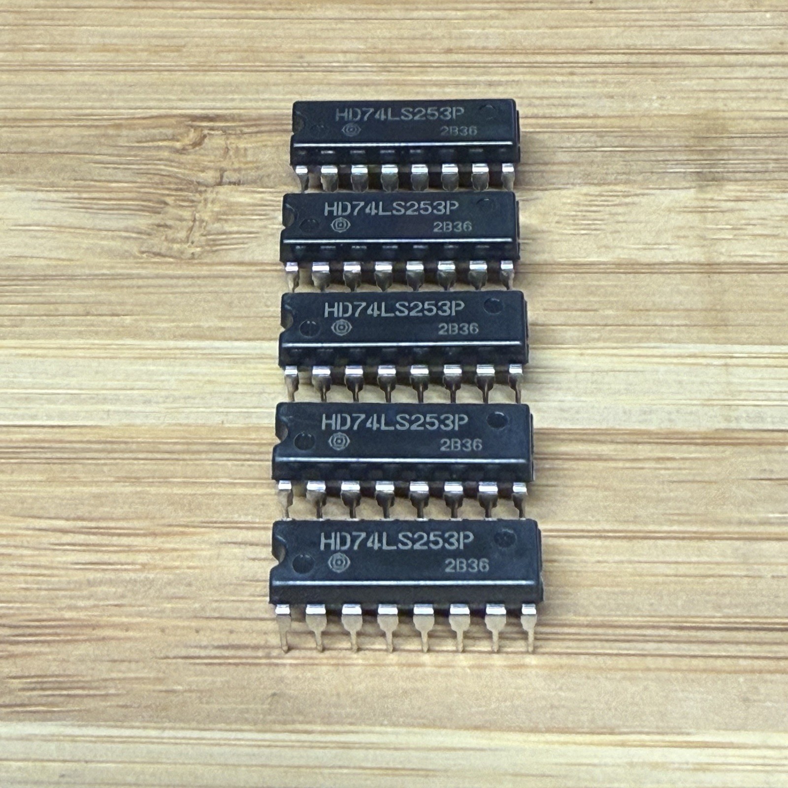 Lot of 5 Hitachi HD74LS253P CERAMIC NOS Dual Multiplexer DIP-16 TTL Malaysia