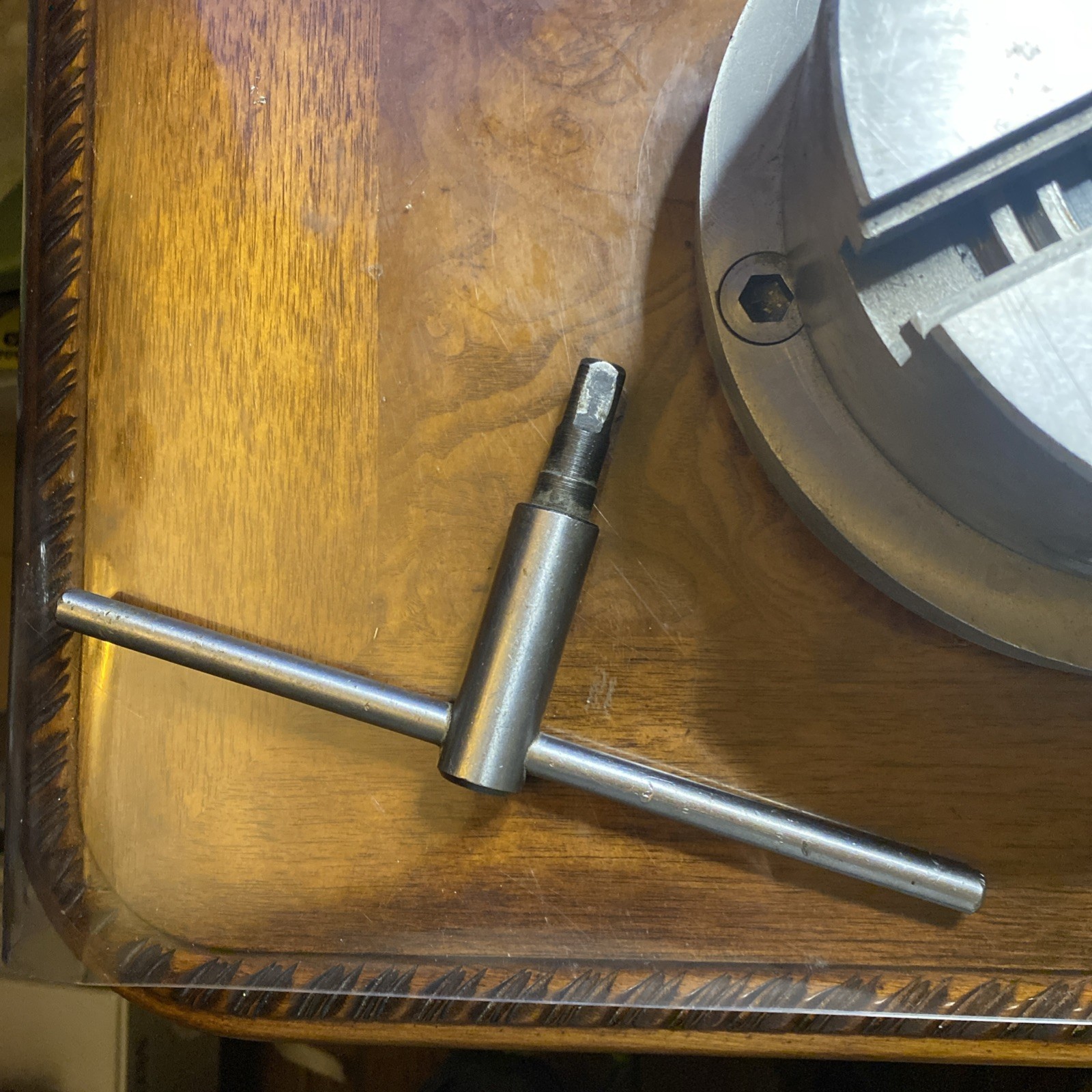 Bison Manual Lathe Chuck: 3605-6-1/4″, 4 Jaws, Self-Centering, 3000 RPM & Base
