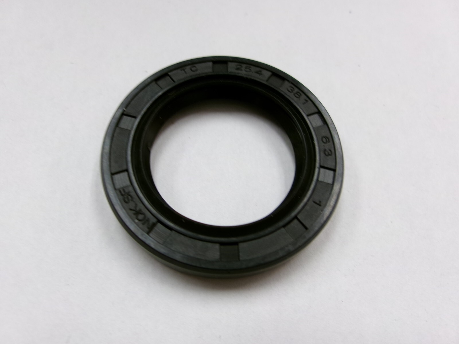 TC 25.4X38.1X6.3 DOUBLE LIPS INCH SERIES OIL / DUST SEAL 1″ X 1-1/2″ X 1/4″