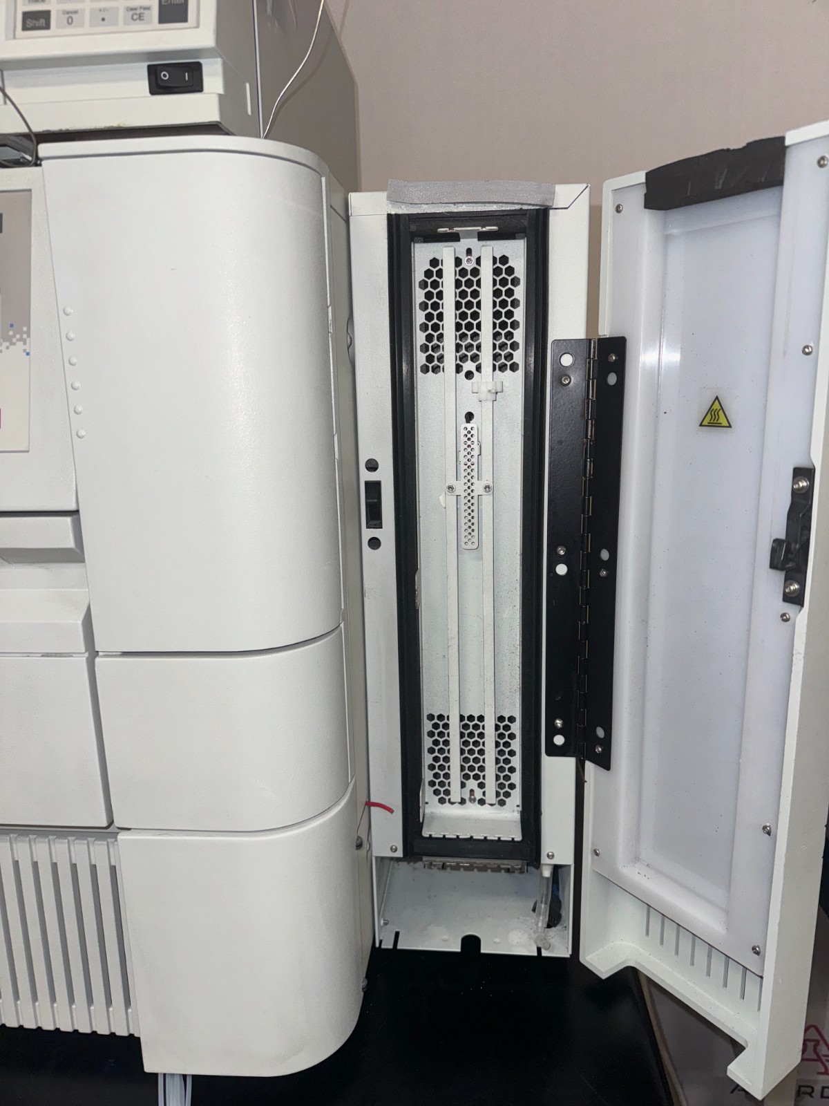 Waters e2795 SHC Separations Module 2475 Detector HPLC System #17596