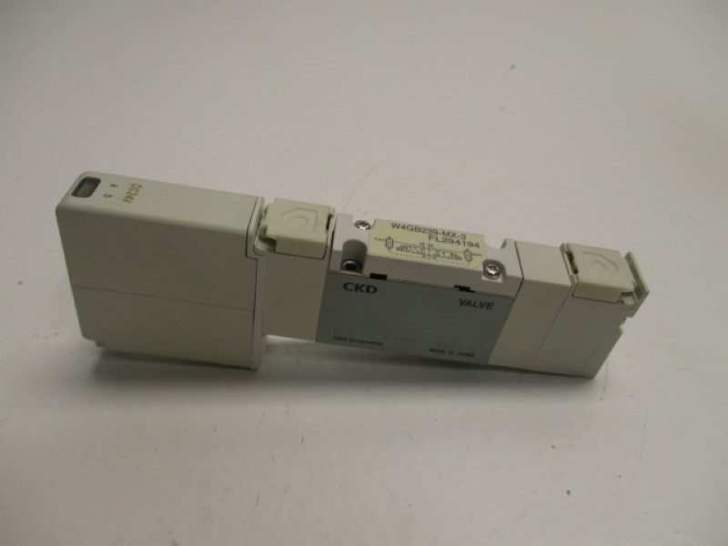 CKD W4GB239-MX-FL294194-3 SOLENOID VALVE 24VDC NSMP