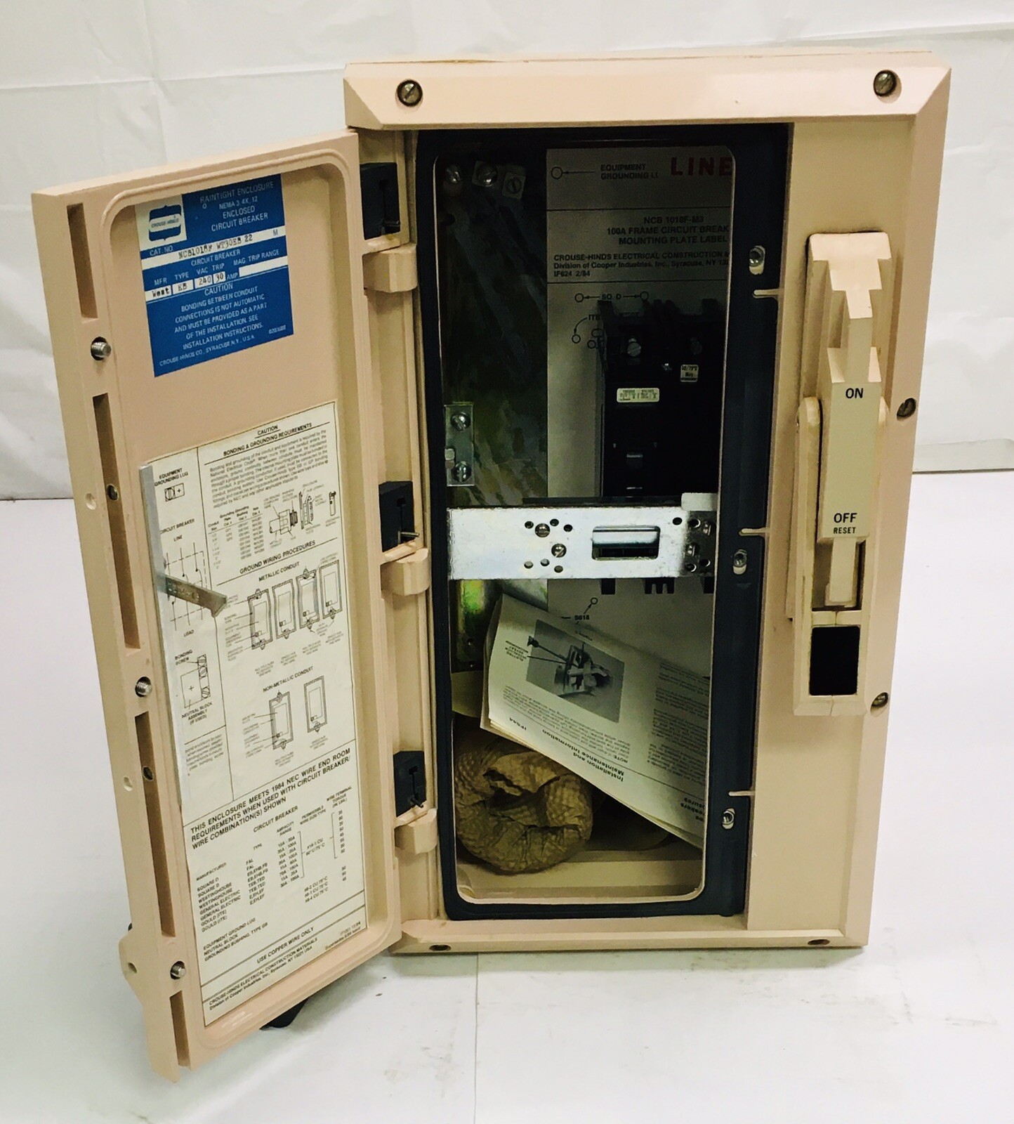 CROUSE HINDS NCB1018F-WT40EB22 40 AMP NCB SERIES CIRCUIT BREAKER ENCLOSURE !NEW!