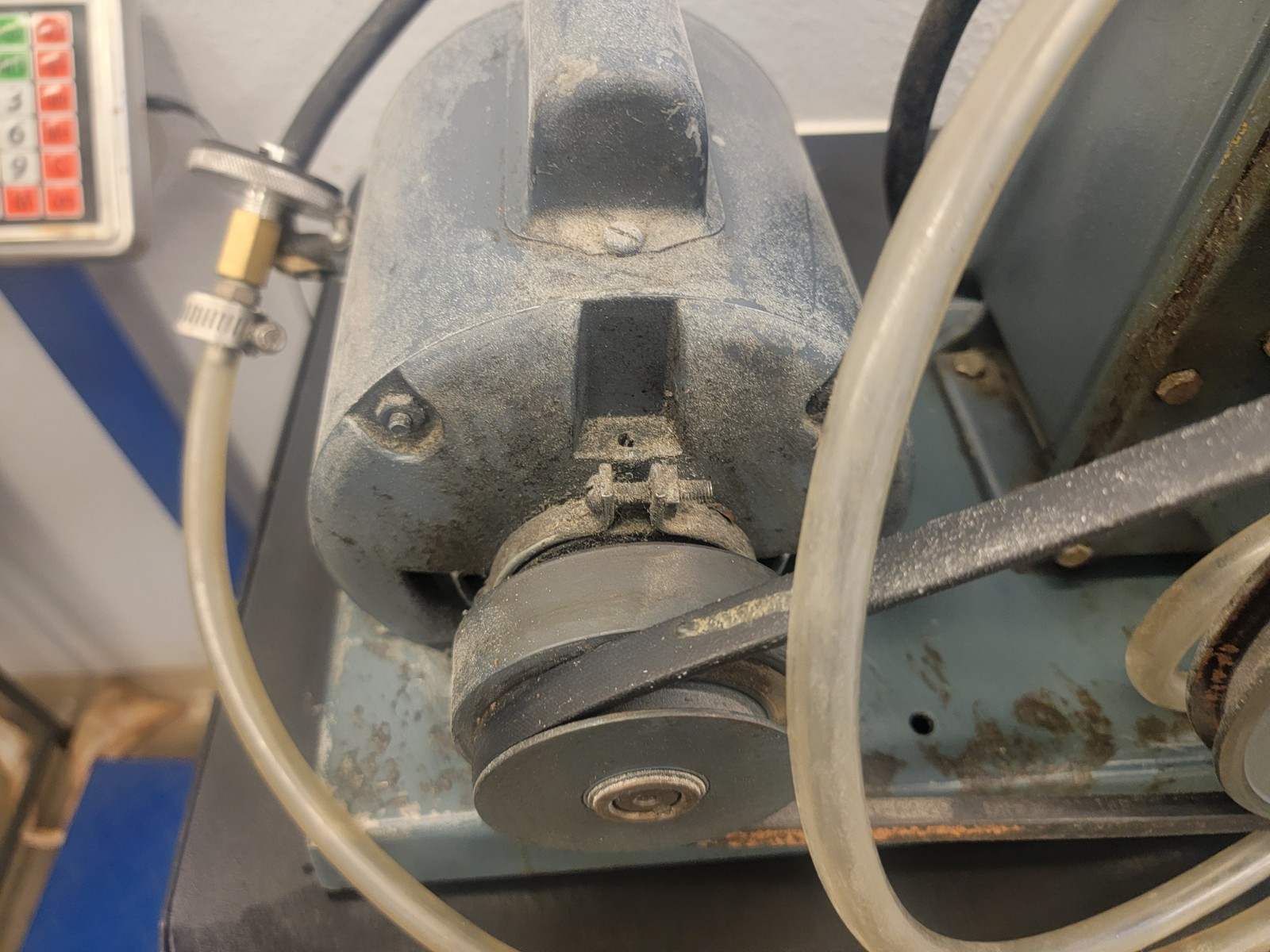 Welch 1402 DuoSeal Belt-Driven Rotary Vane Vacuum Pump 115/230V