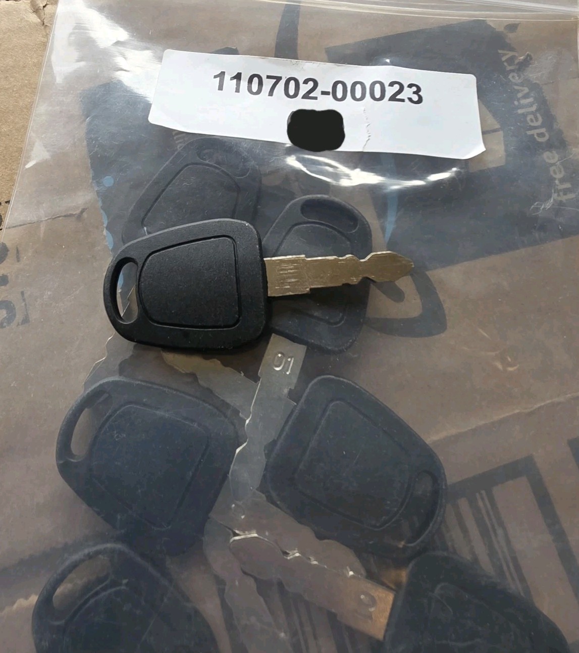 2 pieces 110702-00023 Doosan Forklift Heavy Equipment Ignition Keys