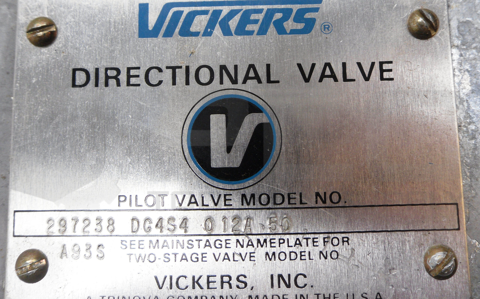 NEW VICKERS 297238 DG4S4 012A 50 DIRECTIONAL VALVE W/ 281291 COIL 115V 60HZ .61A