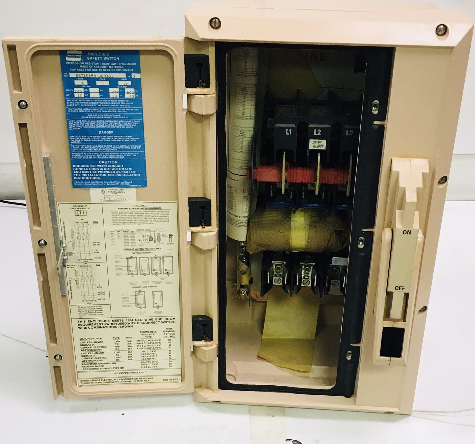 CROUSE HINDS NST1018F-D60361 KRYDON 60AMP FUSIBLE DISCONNECT SWITCH NEW IN BOX