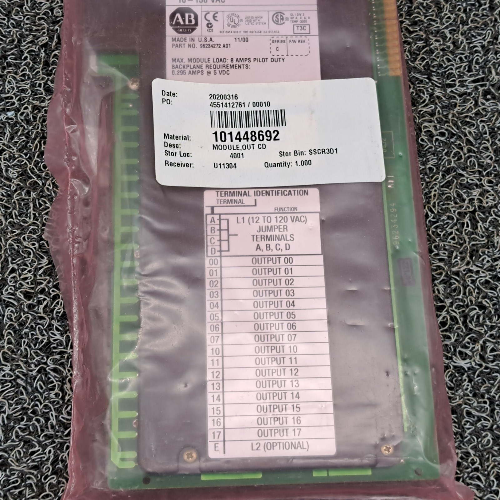 Allen-Bradley 1771-OAD/C Rockwell Automation Isolated AC Output Module.
