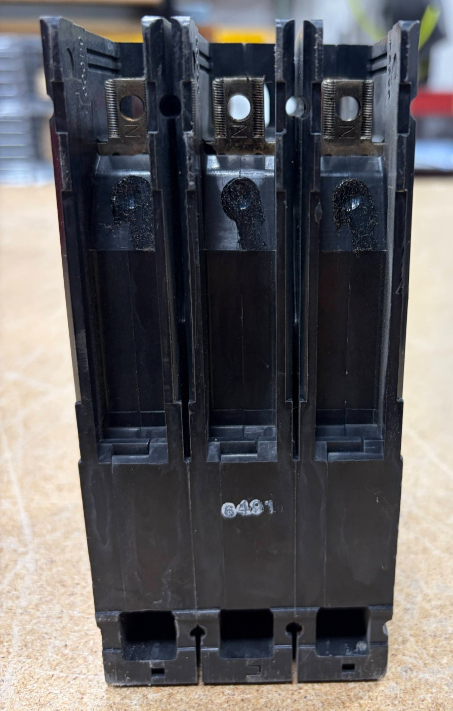 Siemens ED43B015 Sentron Series, Type ED4 Circuit Breaker 15A 480V 3 Pole