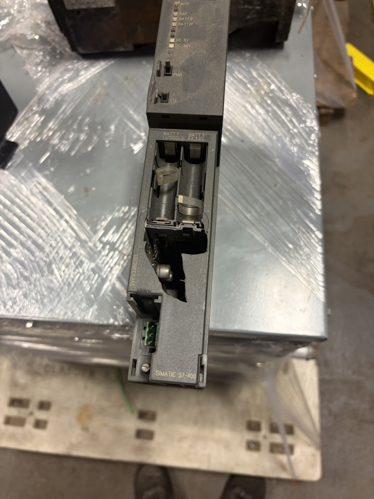 CRACKED Siemens Simatic S7 6ES7 407-0RA02-0AA0 6ES7407-0RA02-0AA0 USED