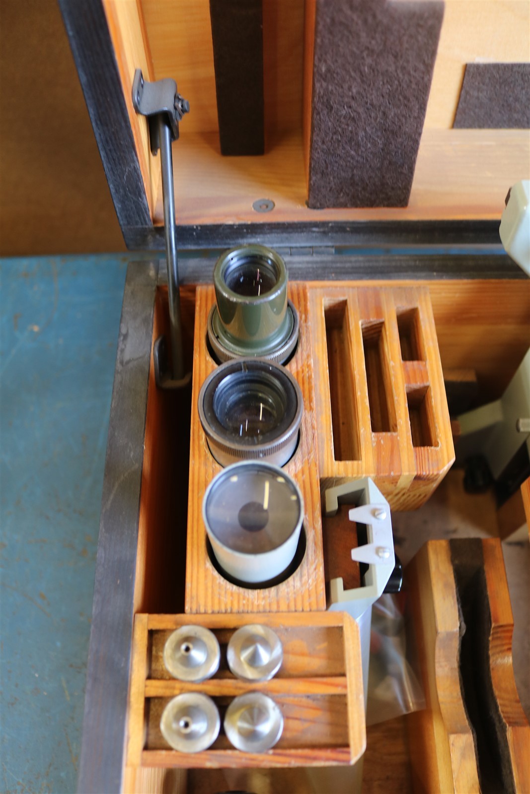 Carl Zeiss Jena comparator Or Microscope Acessory Kit ? – – – E2999