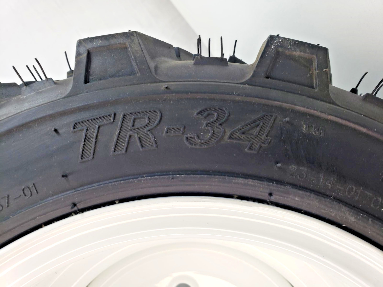 18×8.50-10 Riding Mower Garden tractor 5-hole TR-34 Lug Tire Rim Wheel assembly