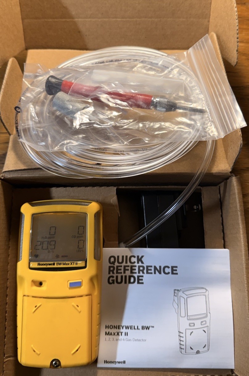 Honeywell BW Gas Alert Max XT II – CH₄ O₂ CO H₂S Detector – Calibrated