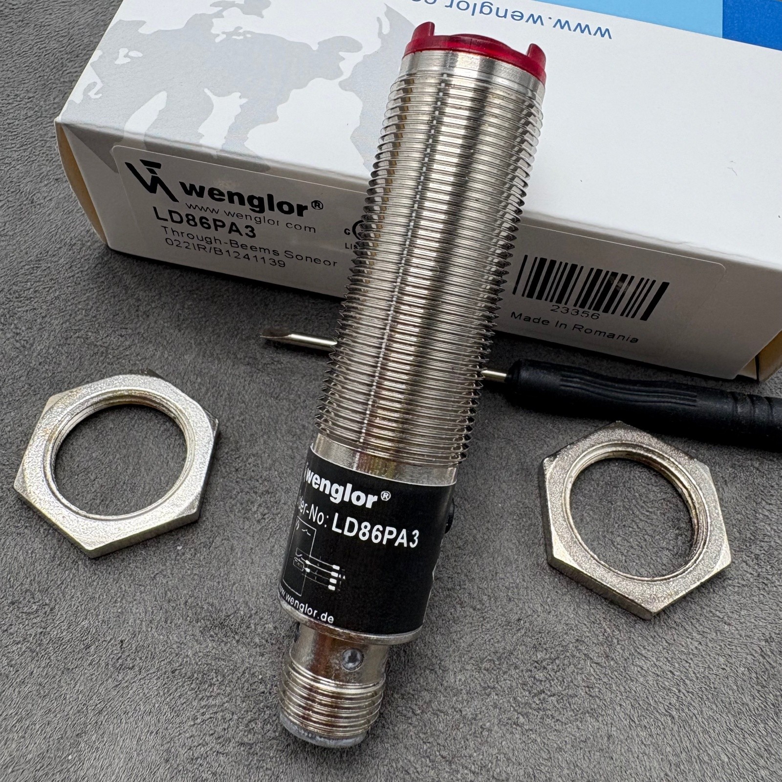 New In Box Photoelectric switch sensor For WENGLOR LD86PA3 Retro-reflex Sensor