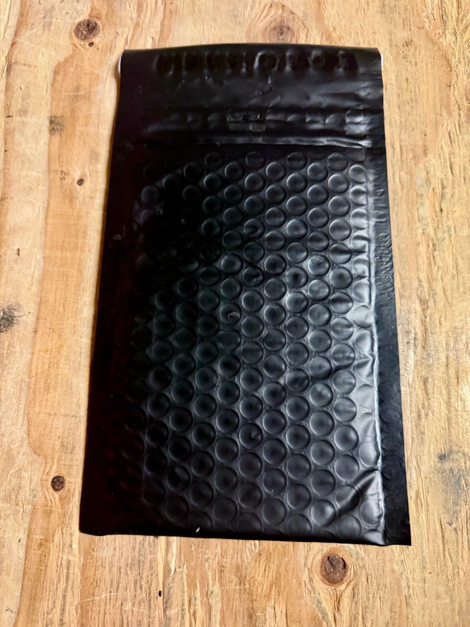 Black 4×8 Poly Bubble Mailers Padded Envelopes Mailing Bags Packing Self Seal .