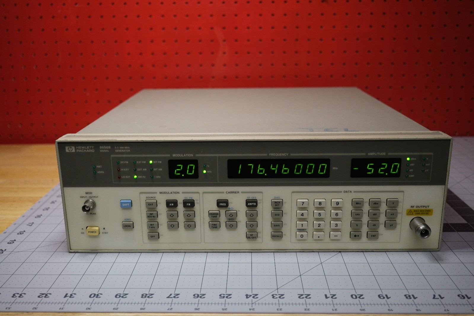 Hewlett Packard HP Agilent 8656B 0.1-990 MHz Signal Generator