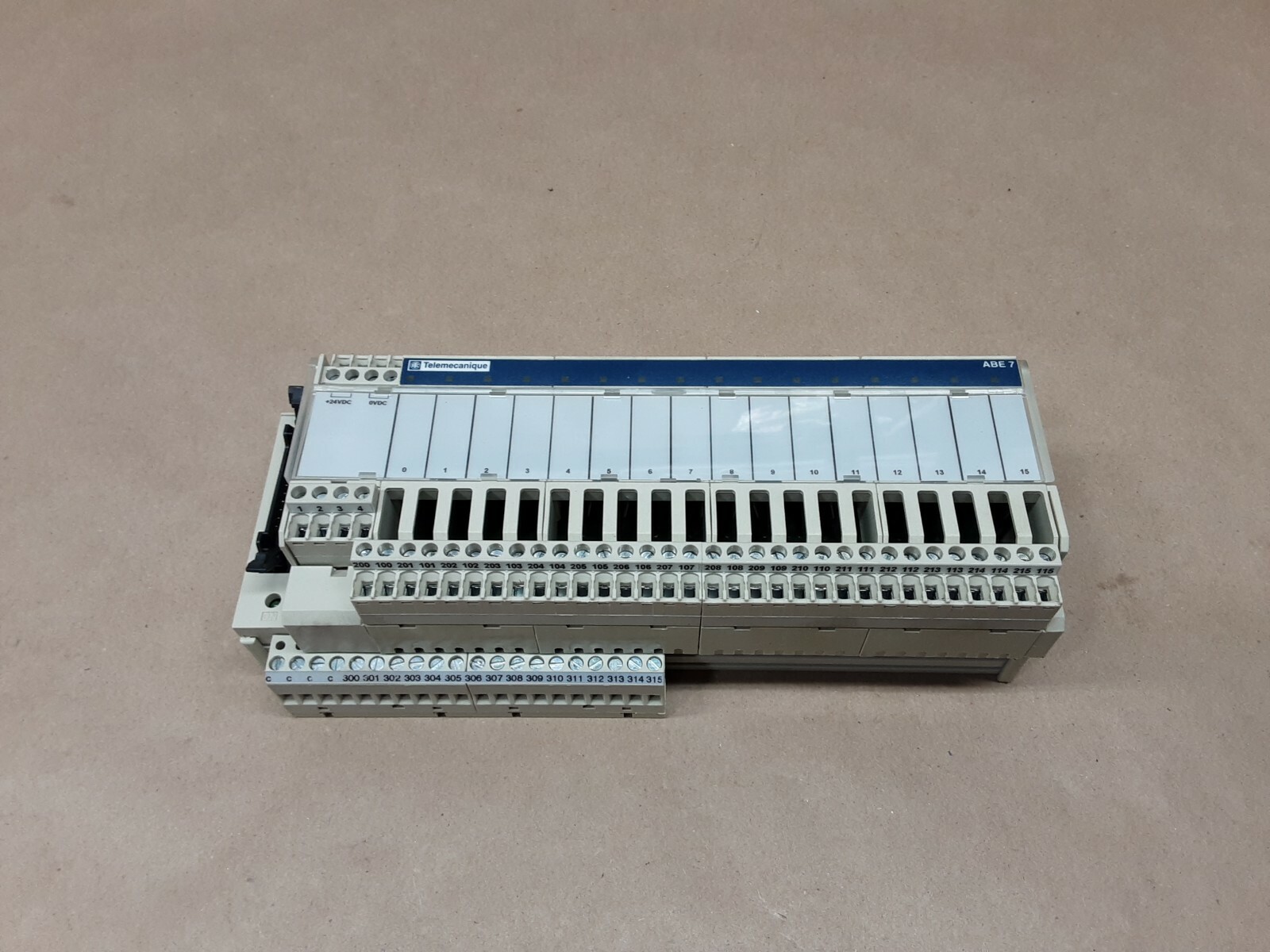 Telemecanique ABE7S16S2B0 Interface Module Connection Solid State #1016F71*KR