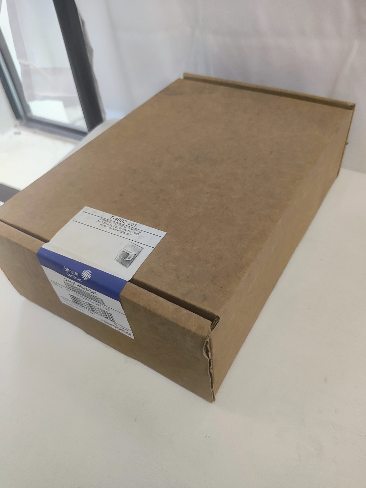 Johnson Controls T-4002-301 Thermostat