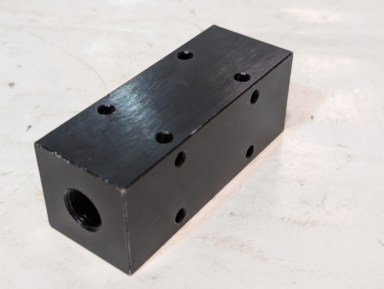 Jergens 61801 4-Station Pneumatic Hydraulic Aluminum Strip Manifold Block