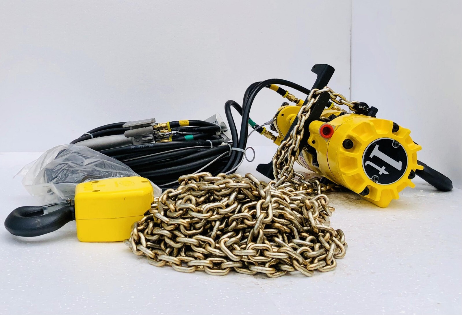 Ingersoll Rand ML1000K-2C20-C18U Pneumatic Air Chain Hoist 1 Ton 20 Ft.