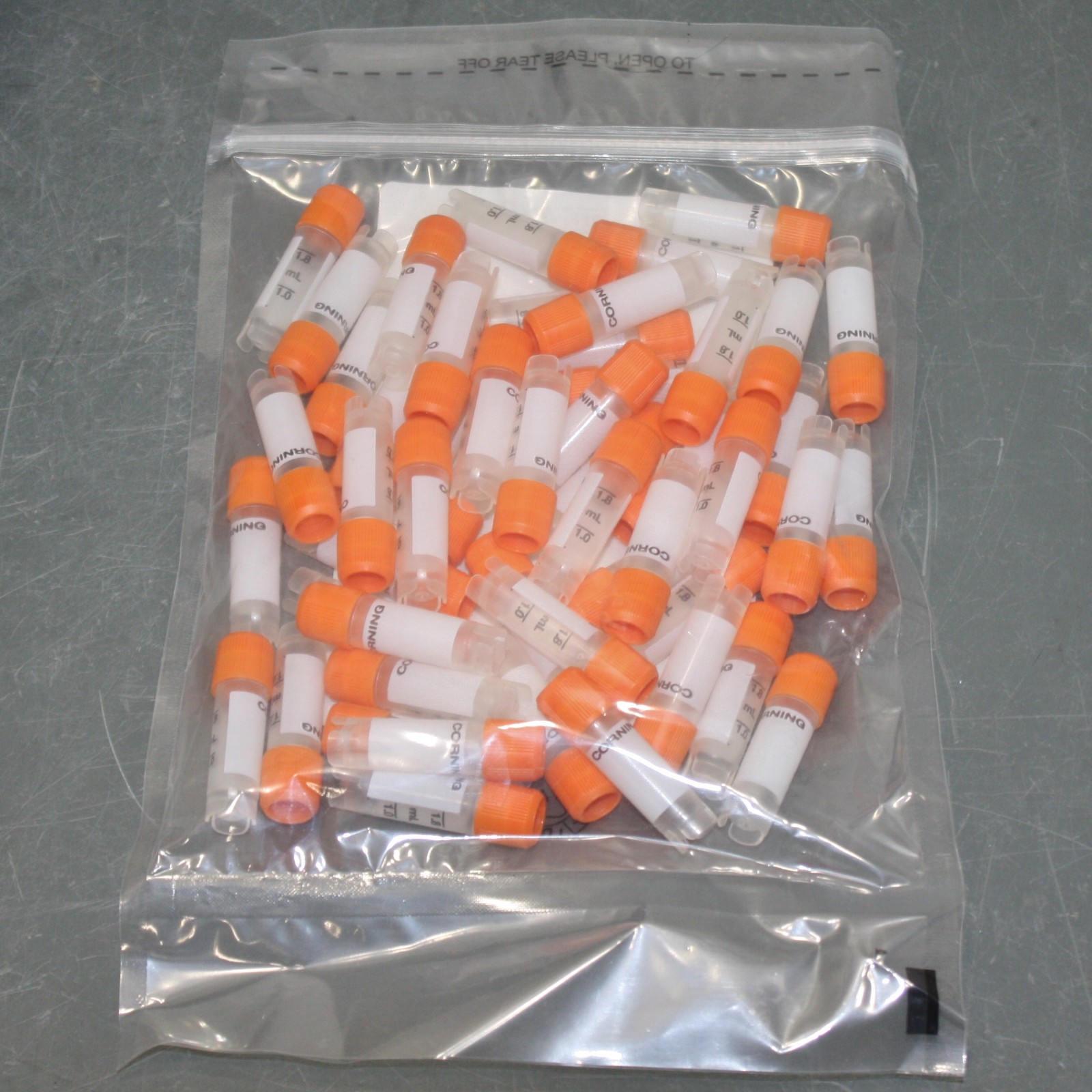 EXPIRED 5/2025 -(500) Corning 2mL Cryogenic Vials 430659, Round 12mm OD Cryo