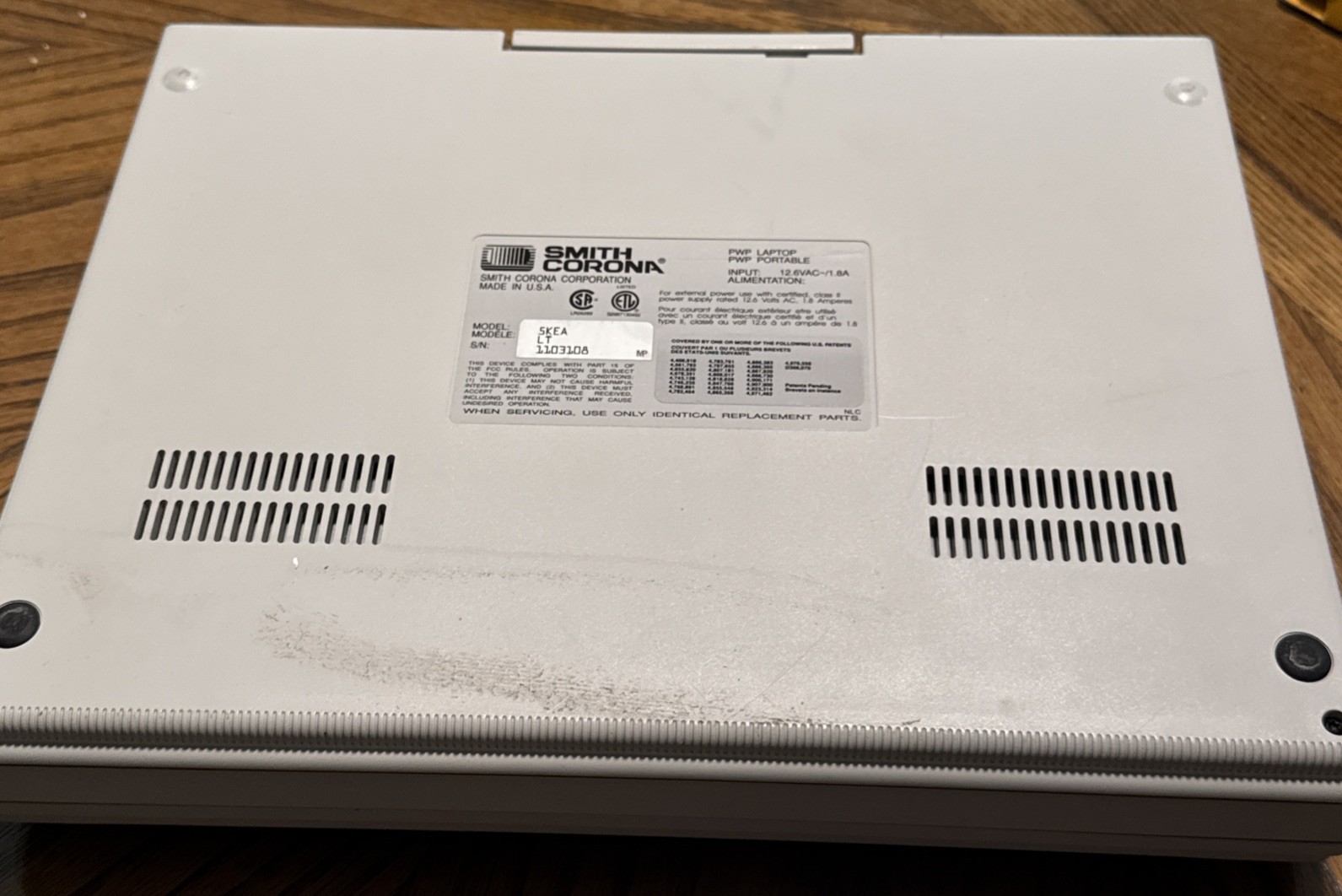 Smith Corona PWP 8000 LT Laptop Personal Word Processor Tested Working