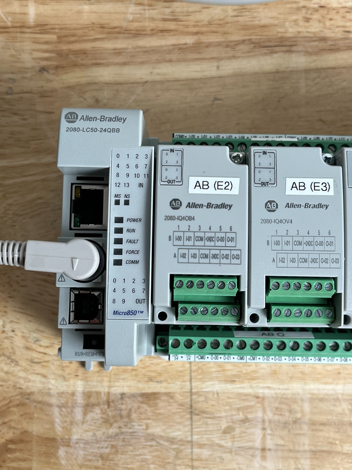Allen-Bradley Micro850 PLC 2080-LC50-24QBB w/ IQ16 OB16 IQ4OB4 IQ4OV4 MOT-HSC