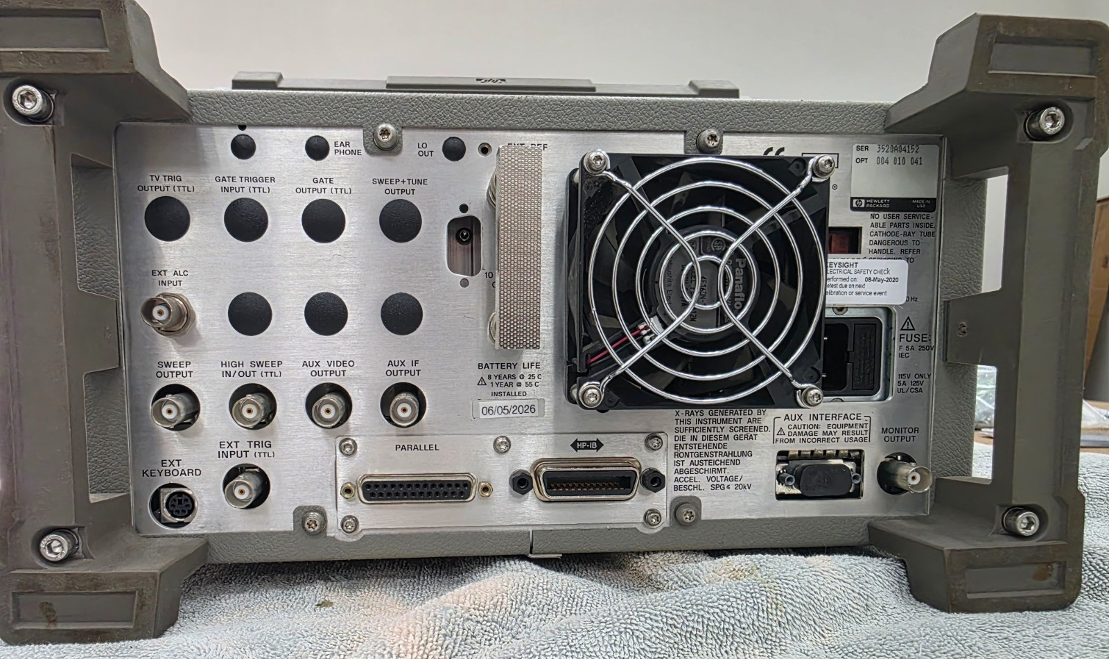 HP Agilent 8591E Spectrum Analyzer w/opt 4, 1 0, 41 Tracking Generator Nice