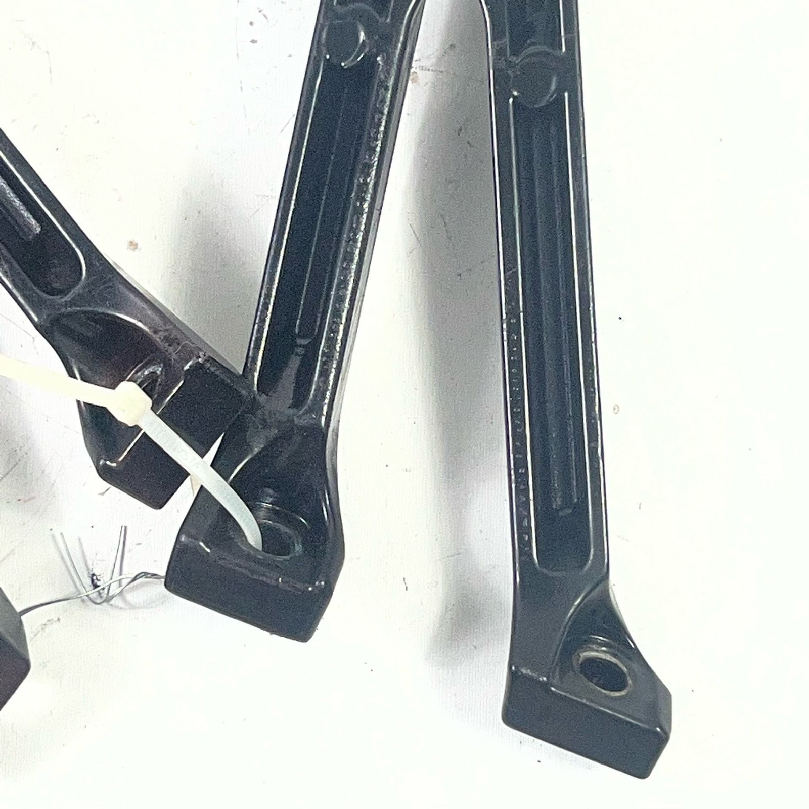 2006-2007 Suzuki GSXR 600 750 OEM Rear Passenger Foot Pegs Brackets Pair