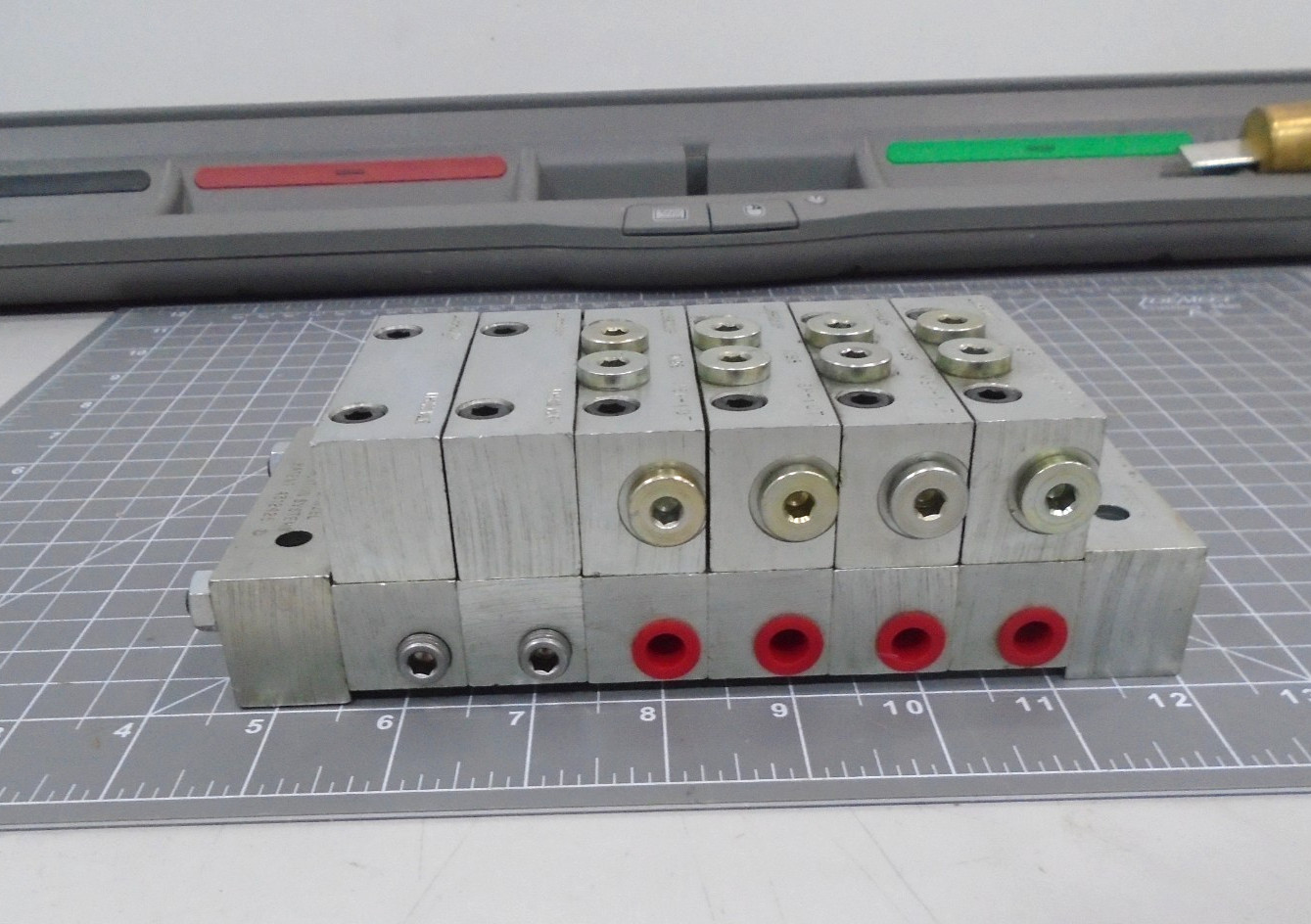 Lubriquip Trabon Hydraulic Valve Manifold MSP-10T (4) Bypass Valves (2)