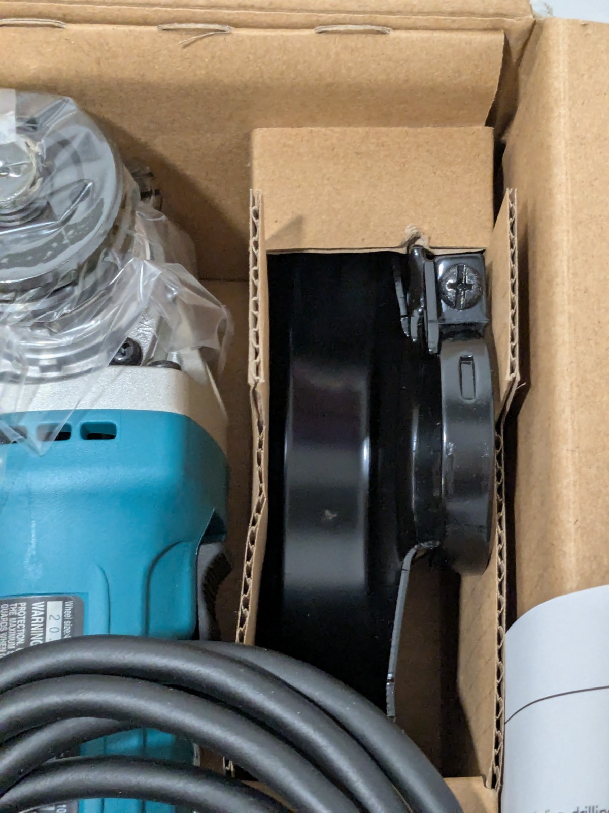 Makita Corded Angle Grinder: 4-1/2″ Wheel Dia, 10,000 RPM, 5/8-11 Spindle 9557PB
