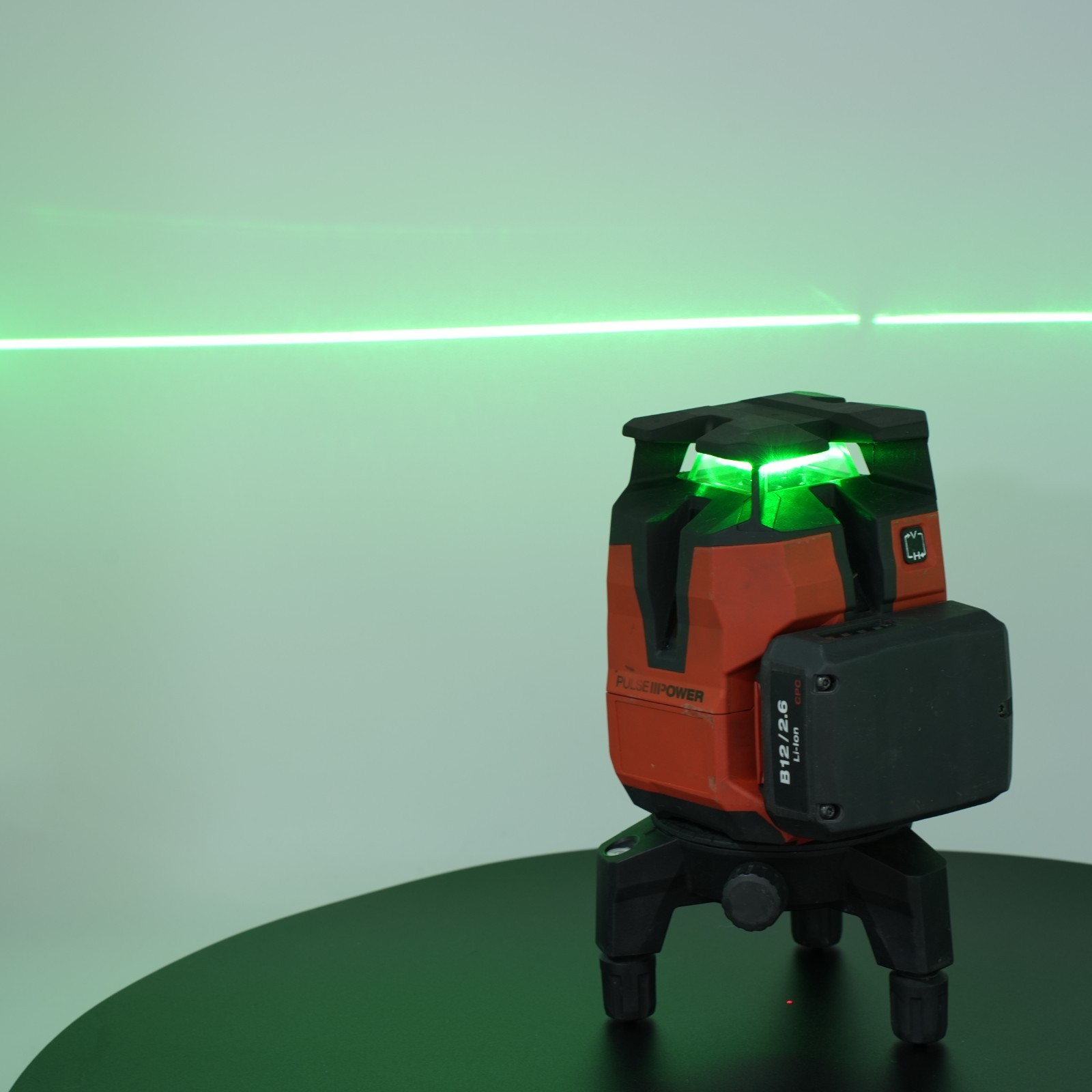 Hilti PM 40-MG Green Laser Level w/ PMA 31G Case Battery Manual Tested Used