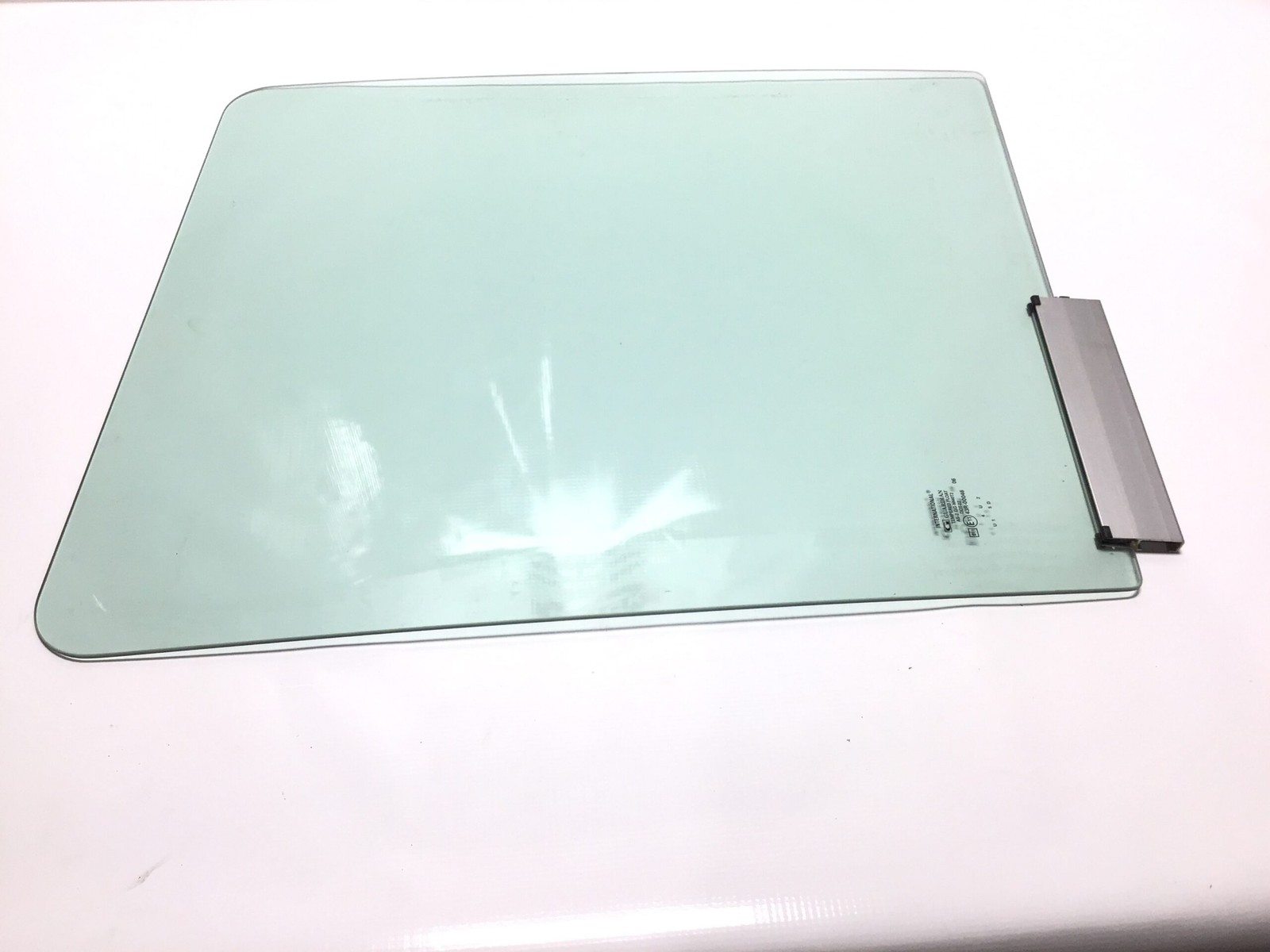 International AS-2 GG-M40T2 E11 RH Front Door Glass Passenger Side