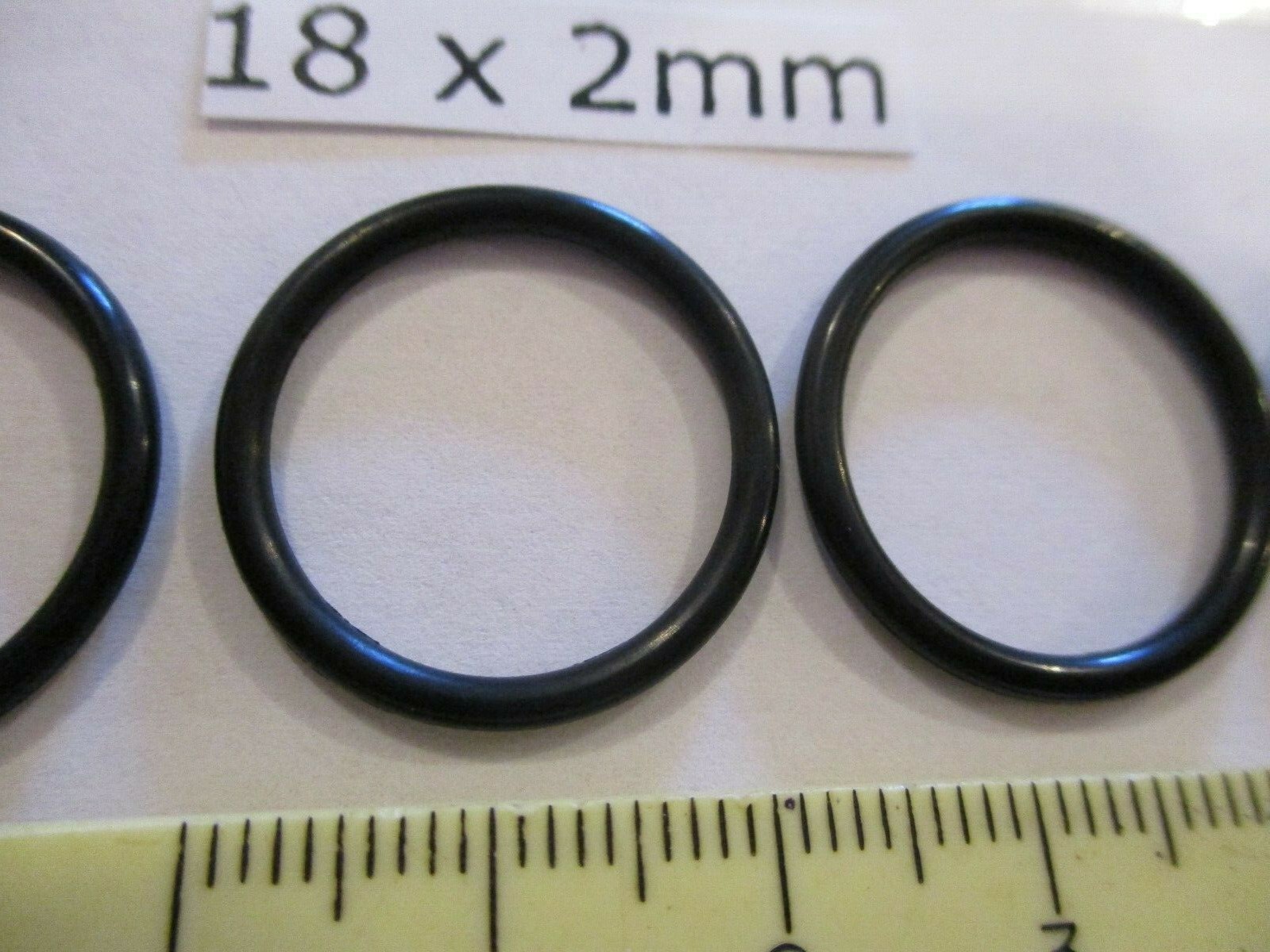 18mm ID x 22mm OD x 2mm thick O-ring. Buna-70. Quan 4.
