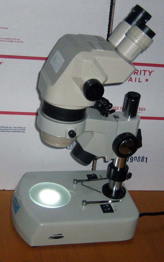 OLYPUS SZ3060 Microscope SZ30 Stereo Zoom Binocular /Base light source & Eyepiec