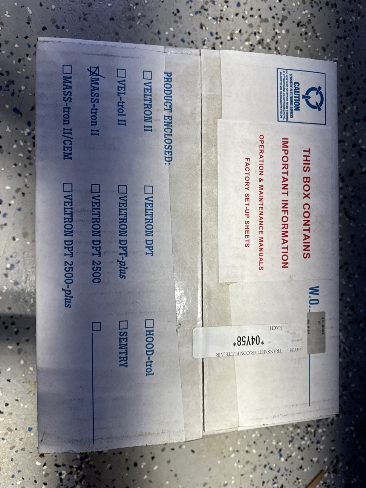 AIR MONITOR CORP MASS-TRON-II Mass Flow Transmitter 24 VAC/DC Brand New!