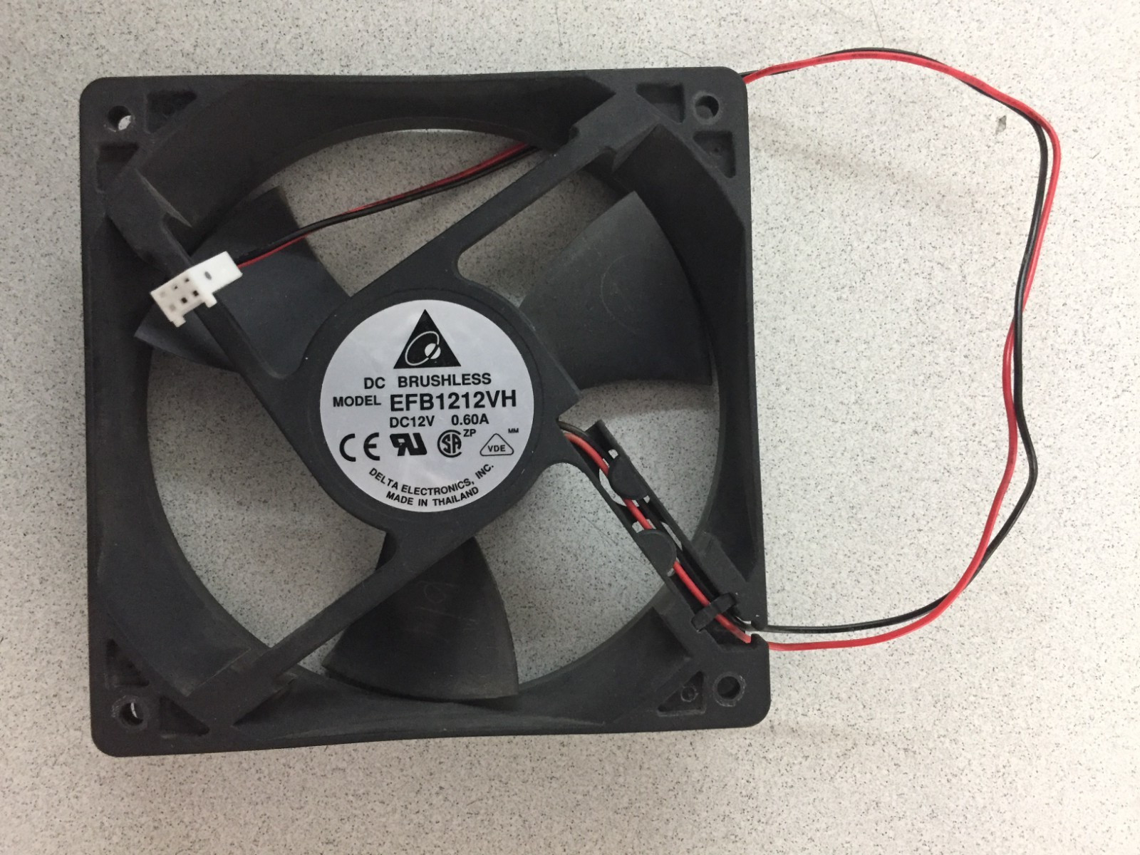 Delta EFB1212VH DC12V 0.6A 2-Wire Fan
