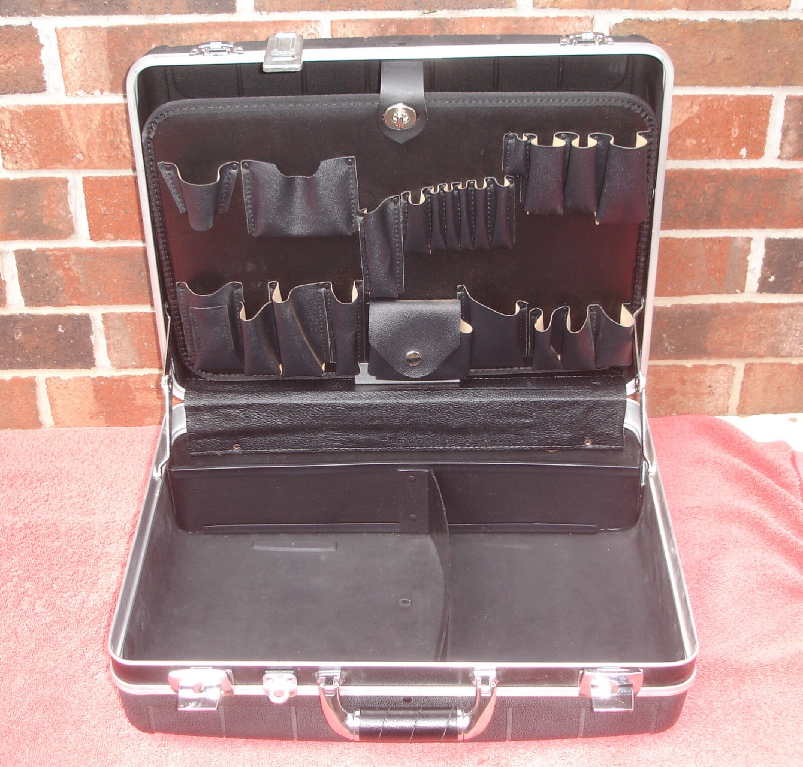Platt Hard Travel Tool Case Servicemans Luggage With Tool Pallet Insert
