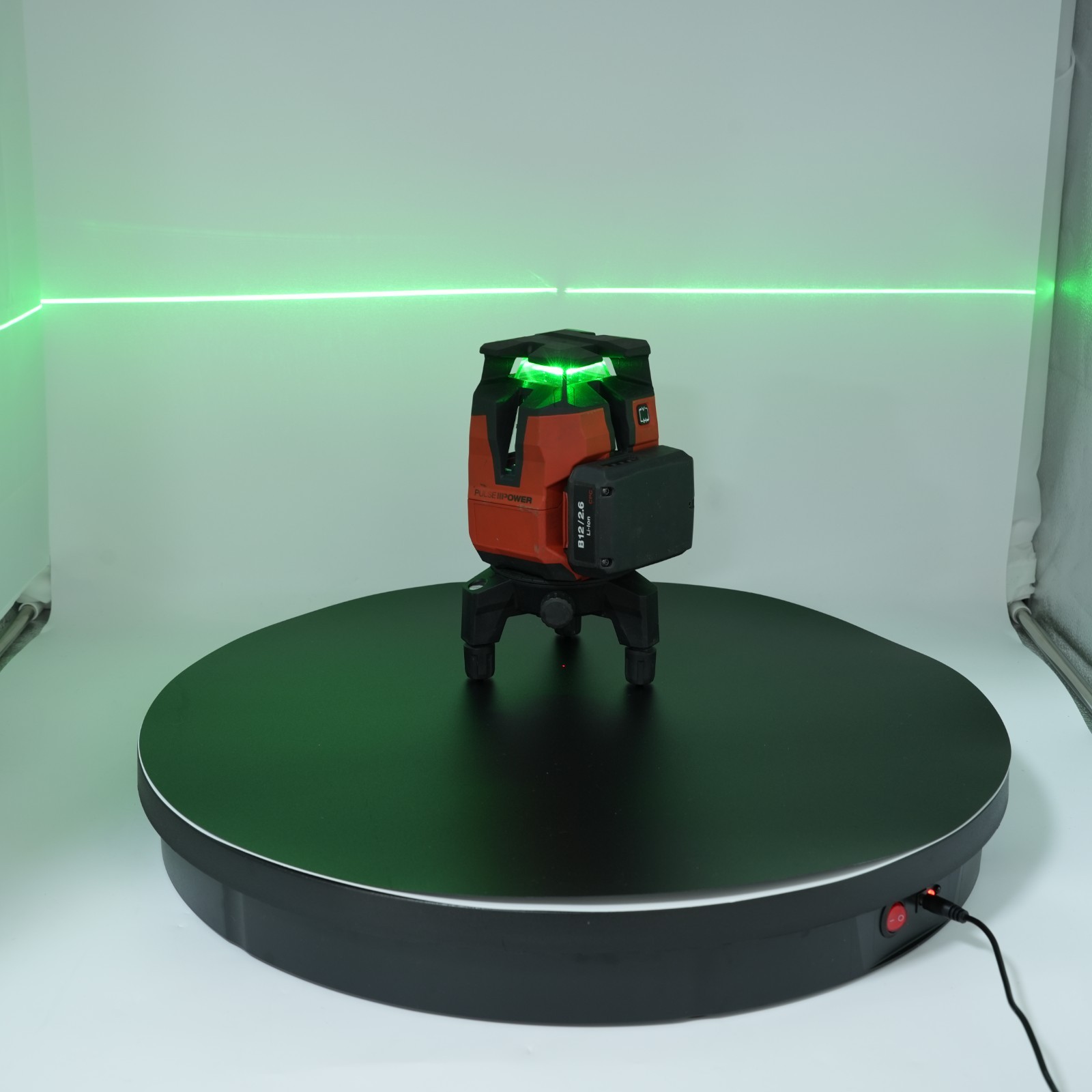 Hilti PM 40-MG Green Laser Level w/ PMA 31G Case Battery Manual Tested Used