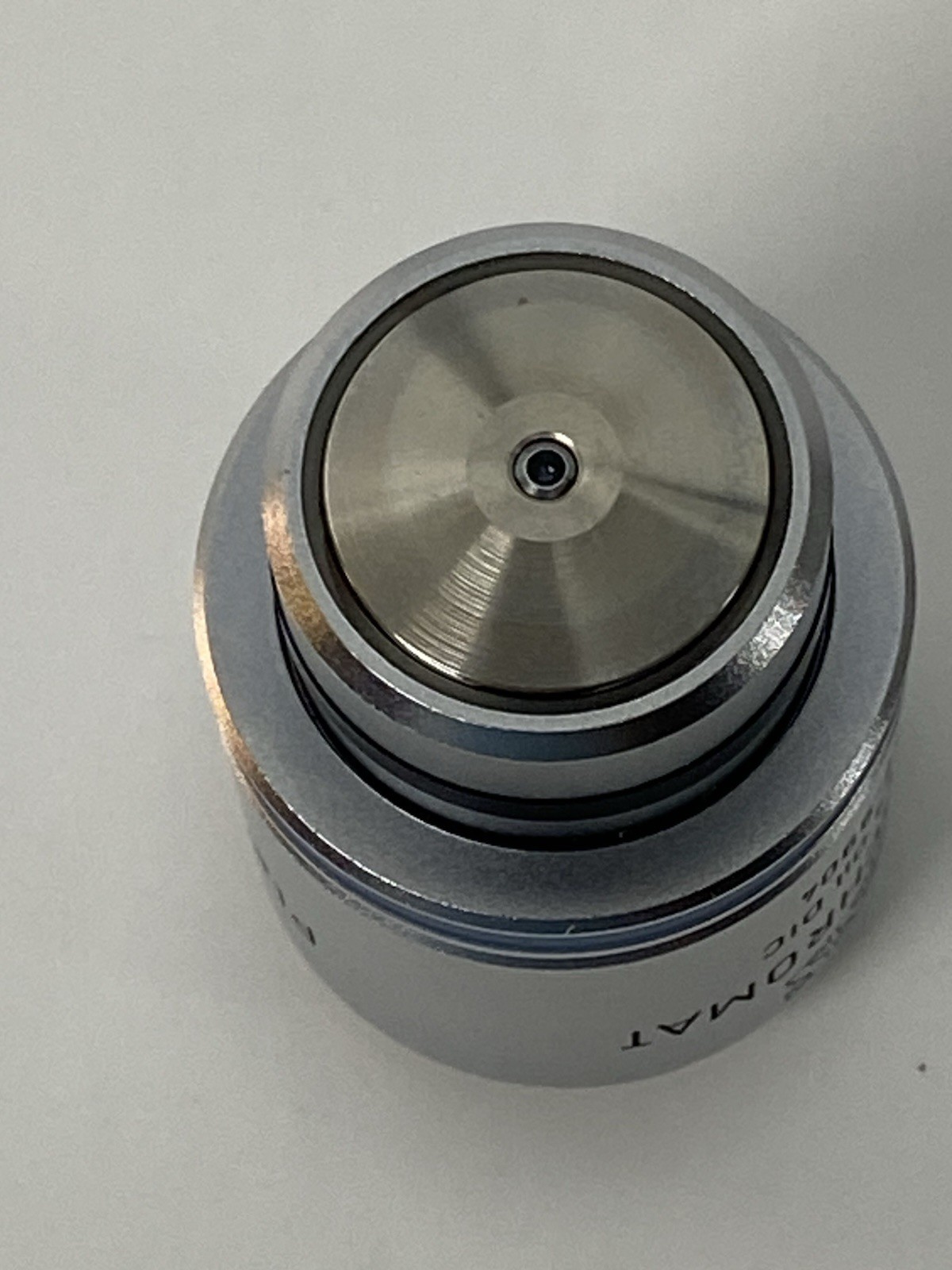 ZEISS 440762-9904 PLAN-APOCHROMAT 63X/1.4 OIL DIC ∞/0.17 MICROSCOPE OBJECTIVE