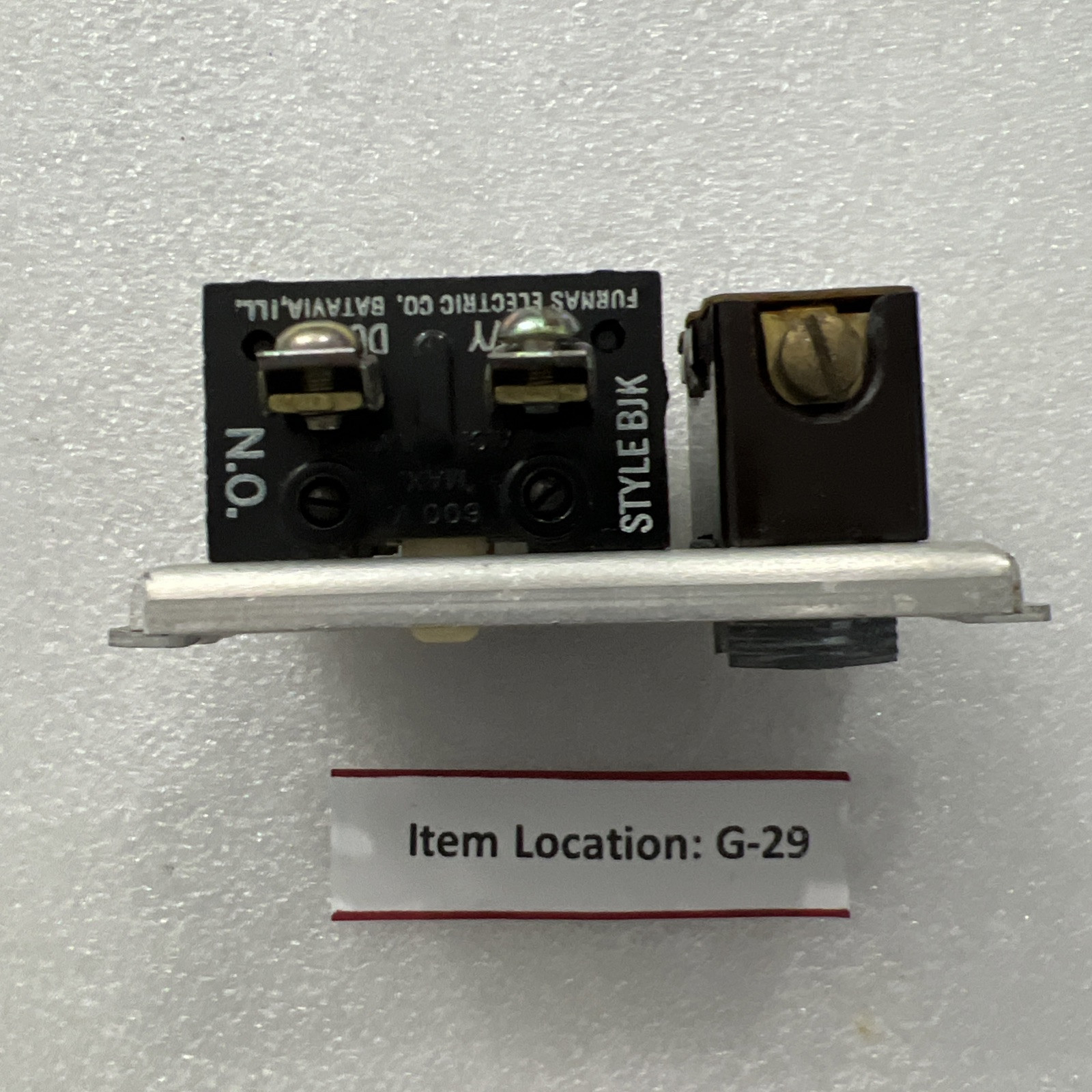 Furnas BJK & BJJ Contact Block Assembly + Pass & Seymour socket 75W 125V