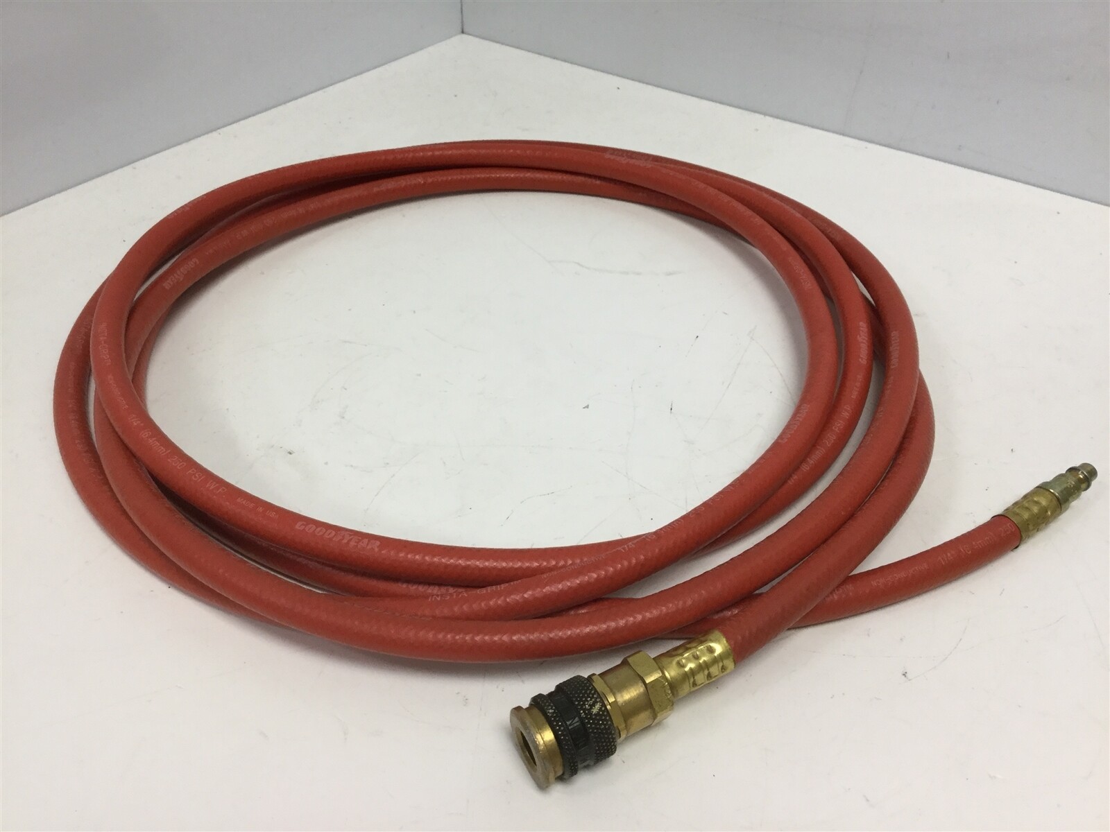 Good-Year Insta-Grip Pneumatic Hose Non-Conductive 1/4′ (6.4mm) 250 PSI W.P.