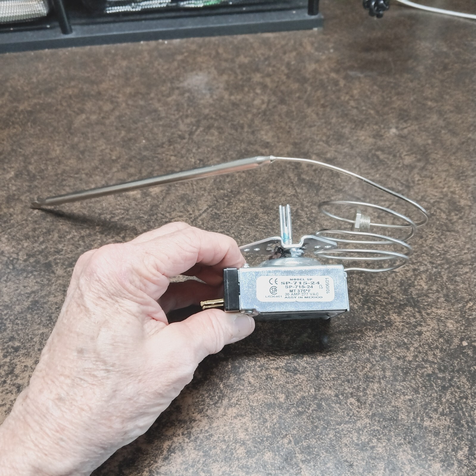 Fryer Thermostat w/ 300° – 375° Range, Wells 55510