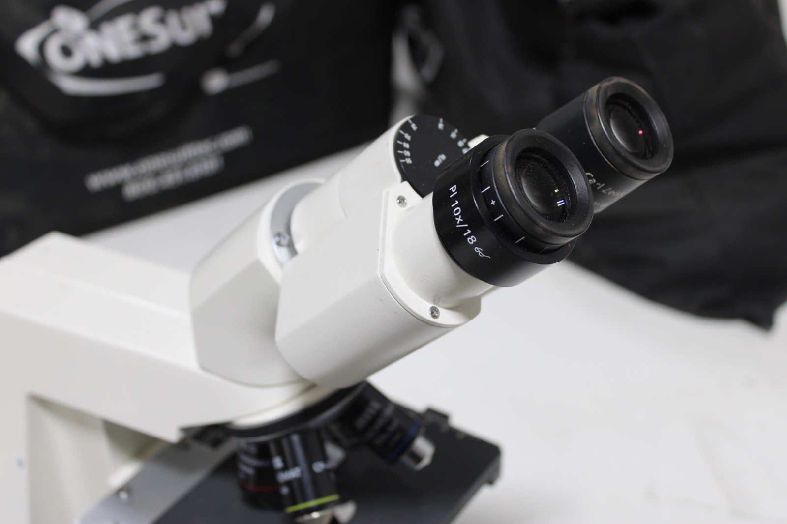 NICE Carl Zeiss Axiostar Plus Microscope W/ Objectives